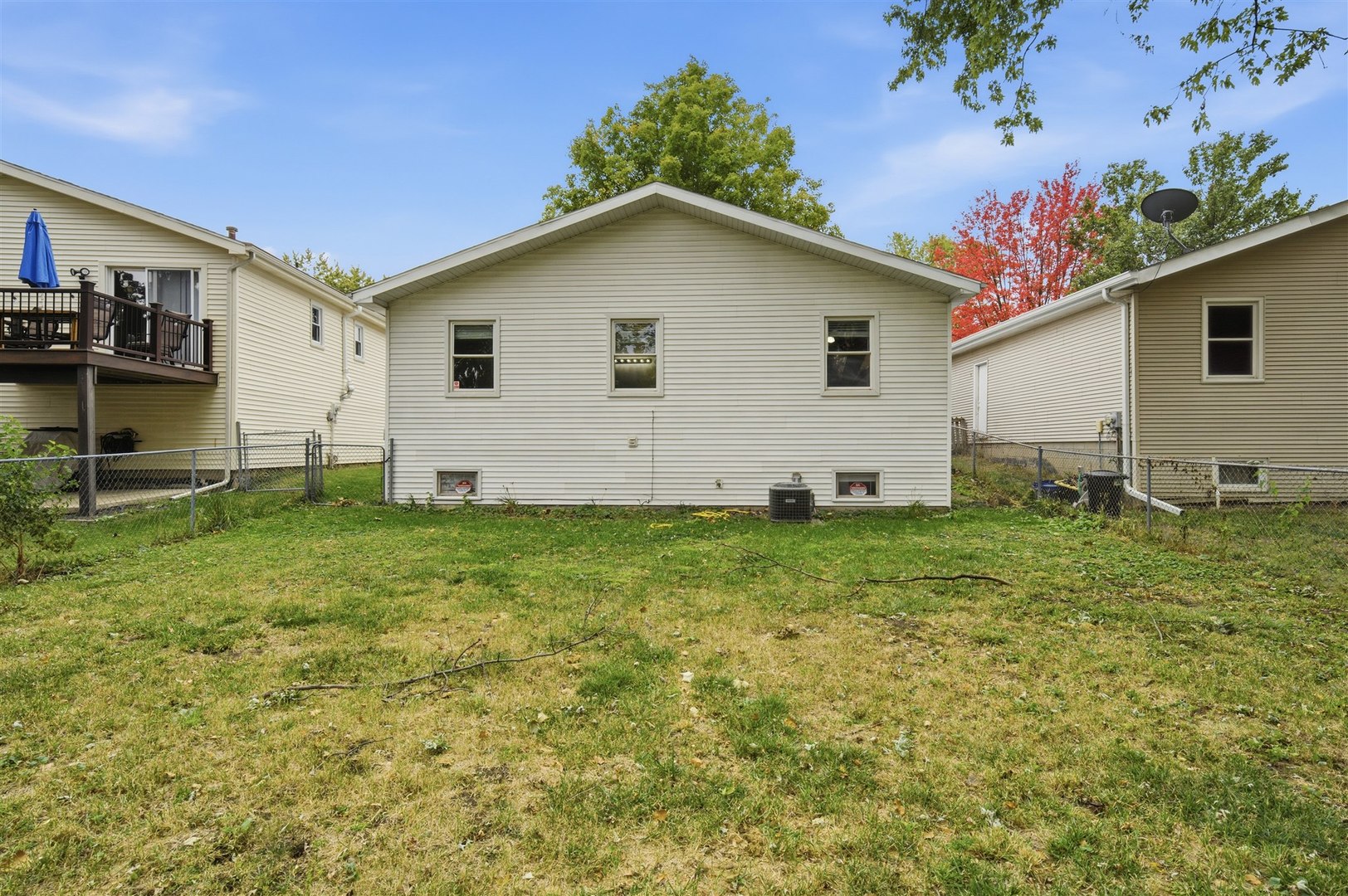 1516 N Hershey Road, Bloomington, IL 61704