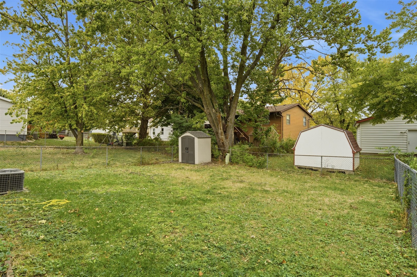 1516 N Hershey Road, Bloomington, IL 61704