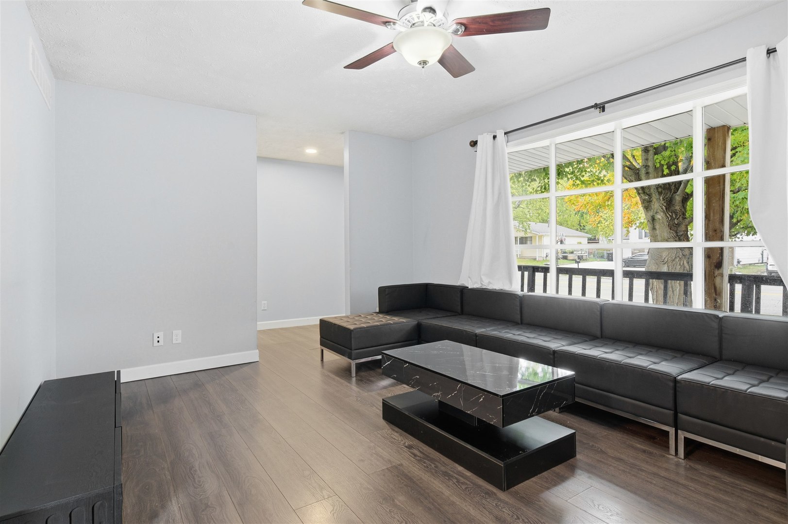 1516 N Hershey Road, Bloomington, IL 61704