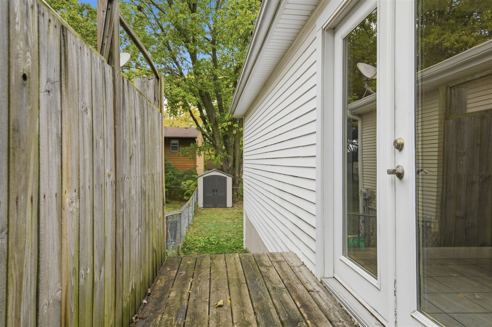 1516 N Hershey Road, Bloomington, IL 61704