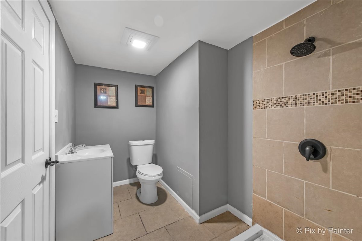 7301 S Seeley Avenue, Chicago, IL 60636