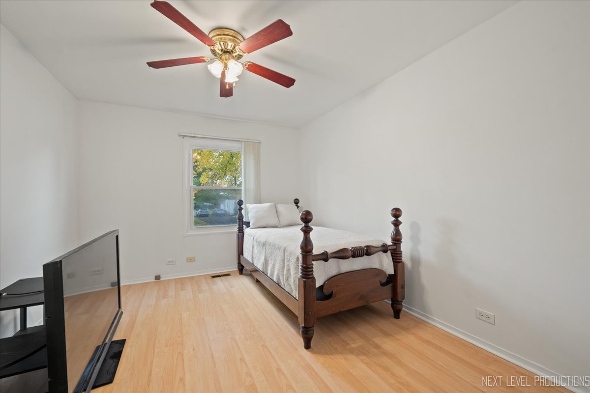 2926 76th Street, Woodridge, IL 60517