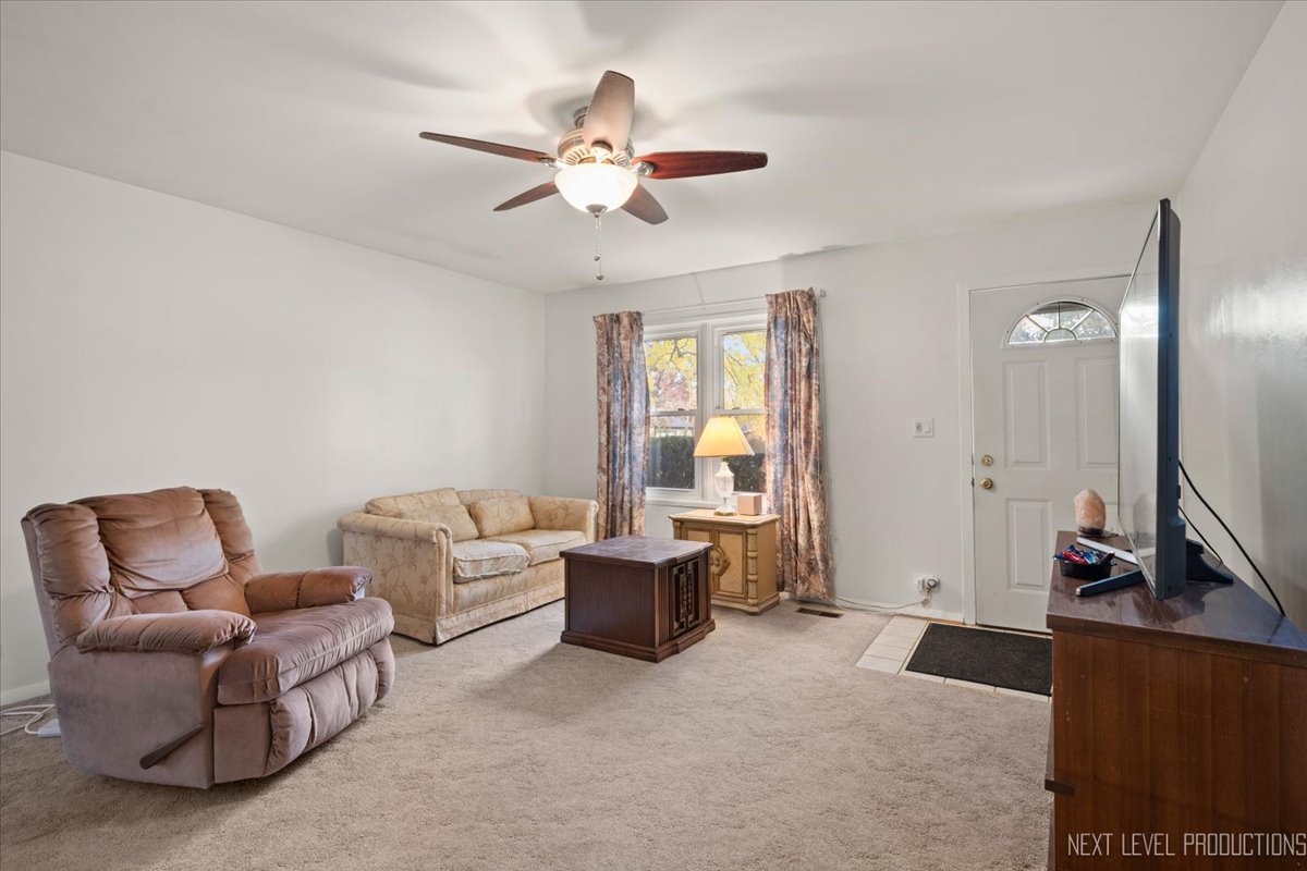 2926 76th Street, Woodridge, IL 60517