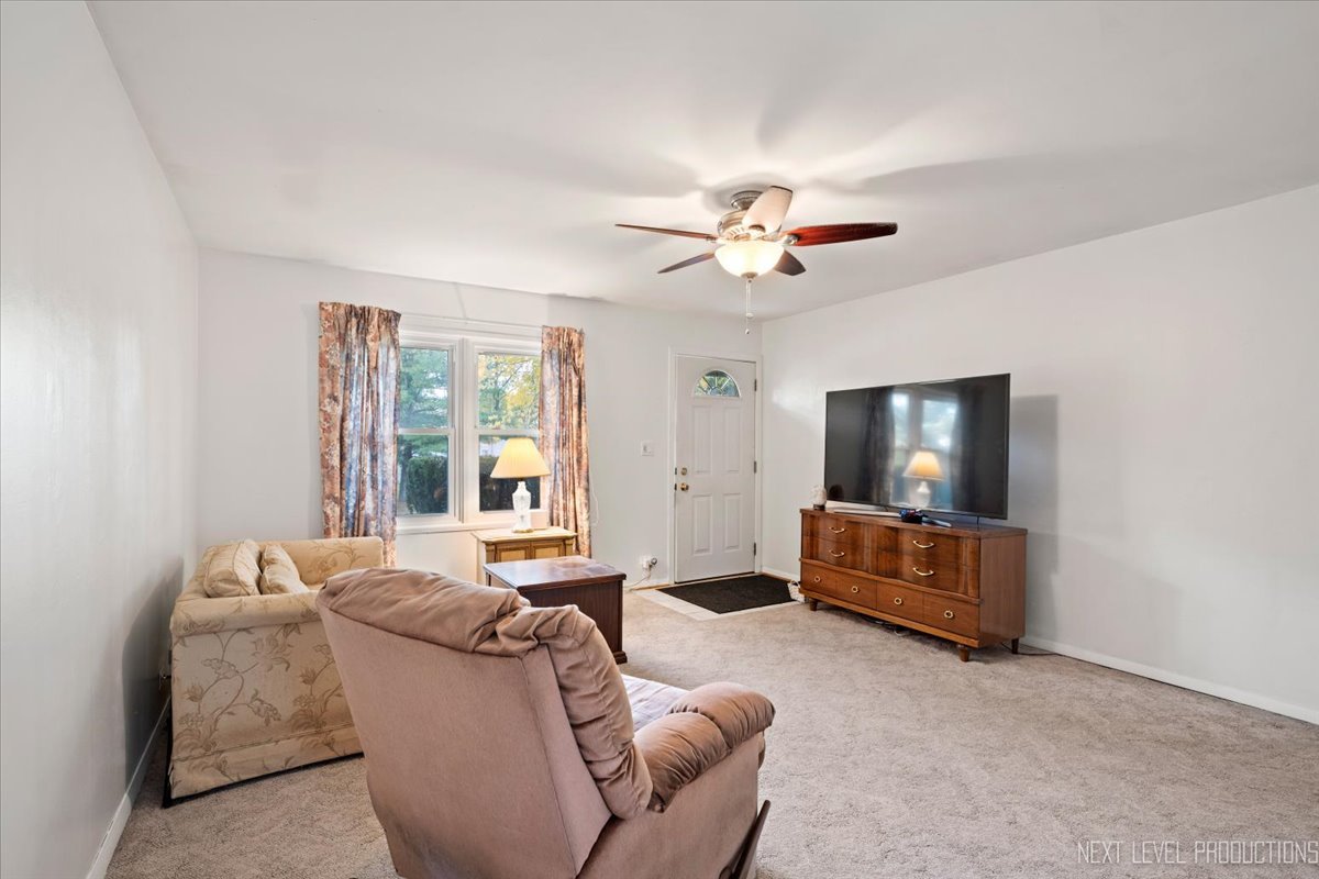 2926 76th Street, Woodridge, IL 60517