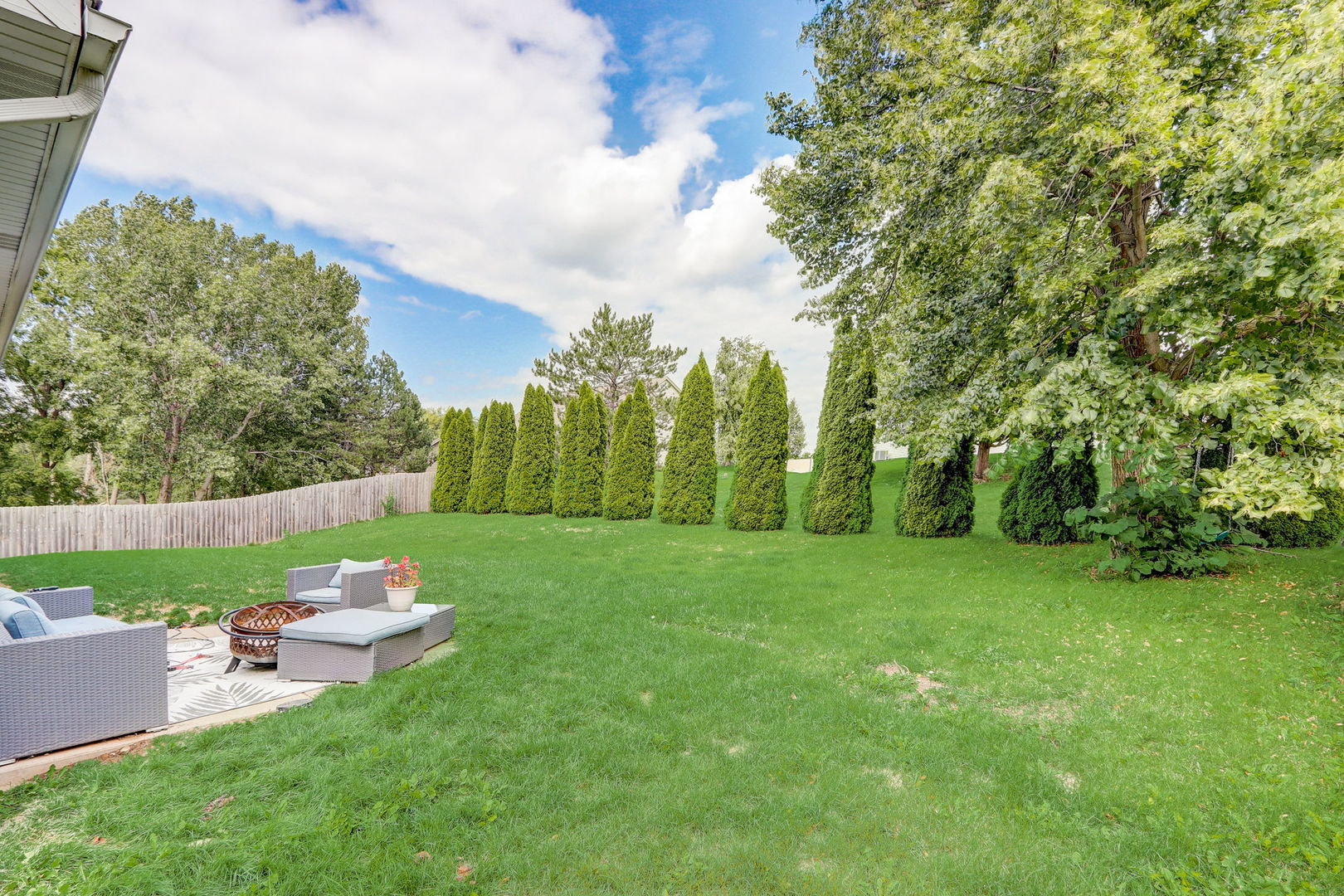 2044 Matthew Avenue, Twin Lakes, WI 53181