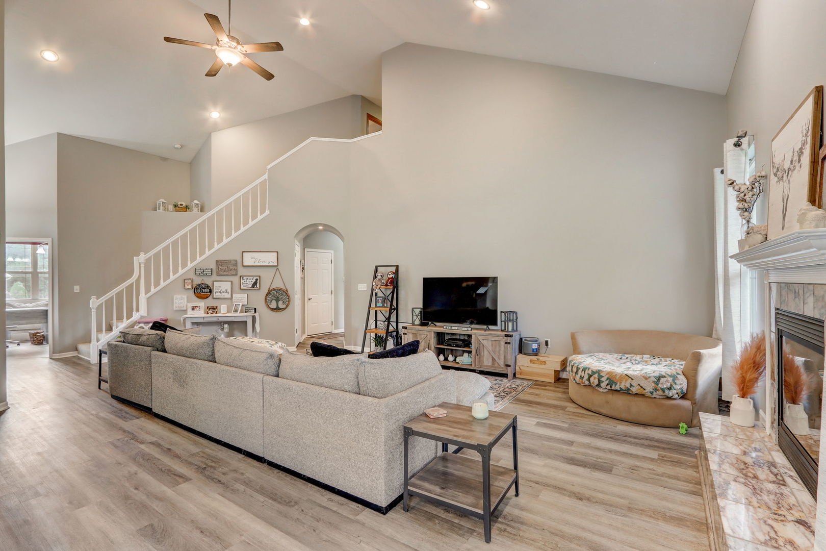 2044 Matthew Avenue, Twin Lakes, WI 53181