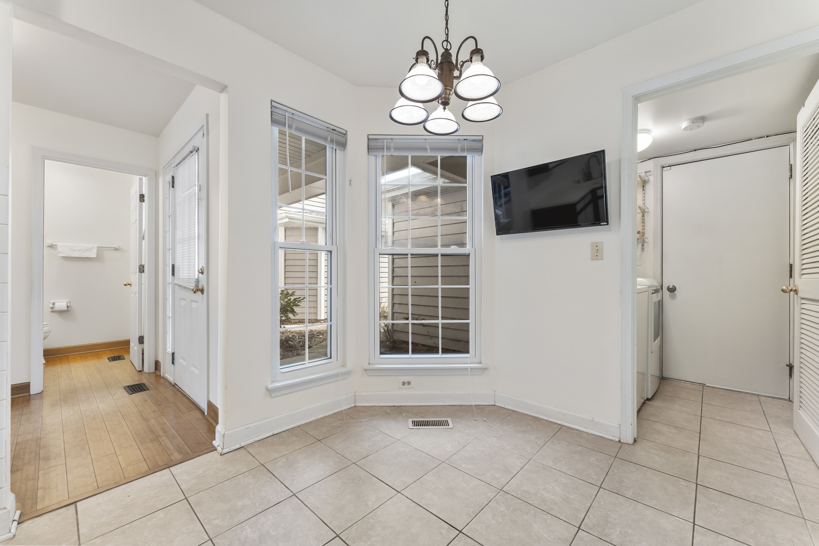 60 Whitman Court, Schaumburg, IL 60173