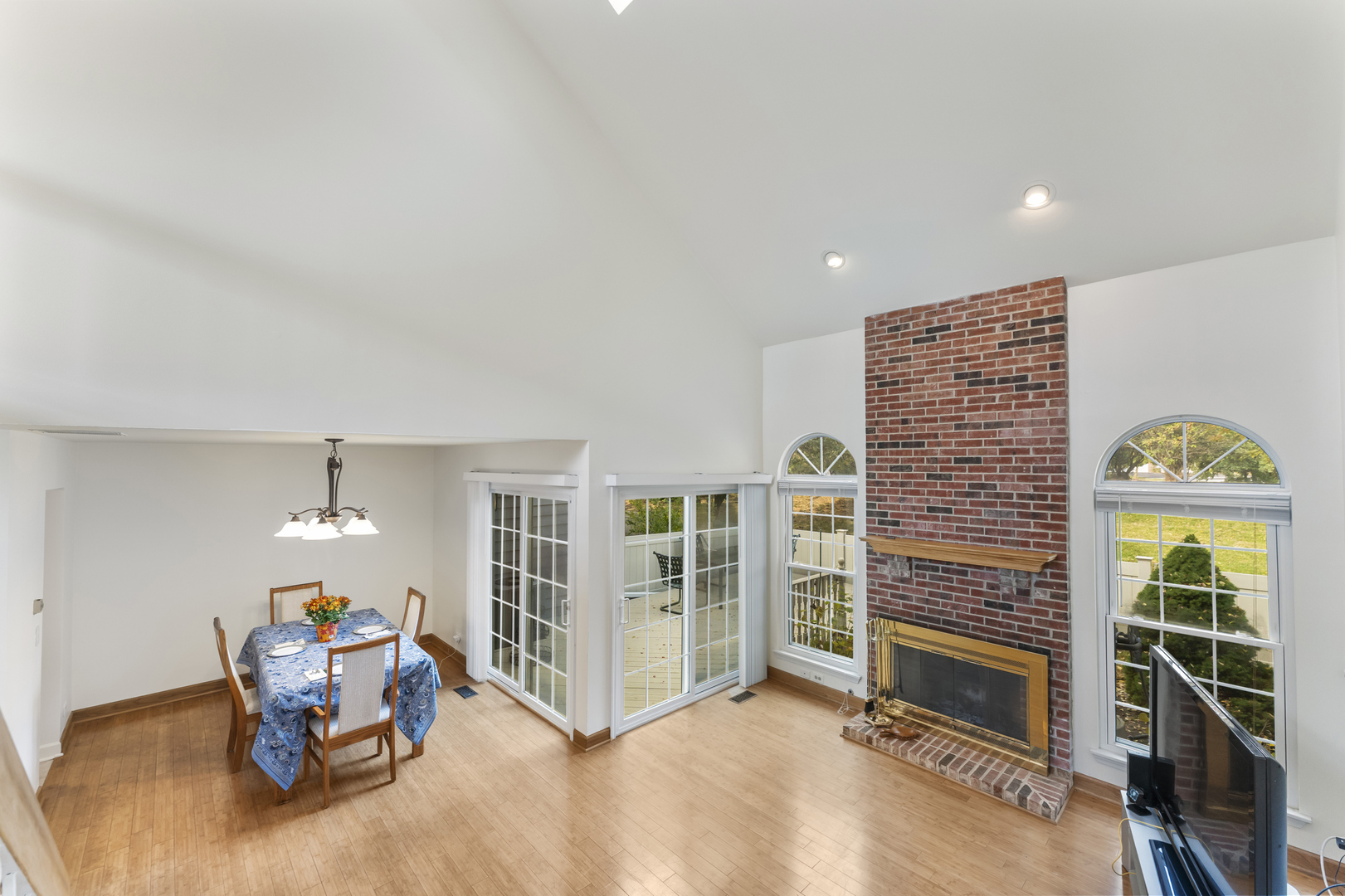 60 Whitman Court, Schaumburg, IL 60173