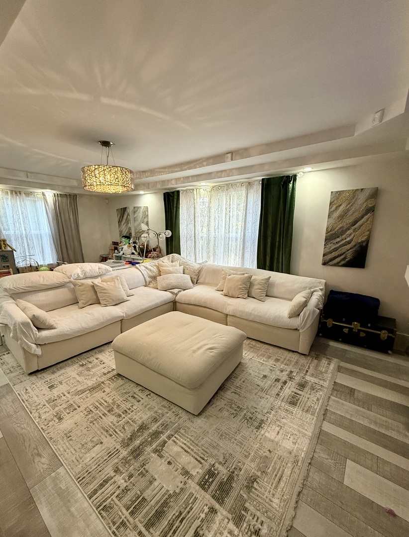 7825 BANKS Street, Justice, IL 60458