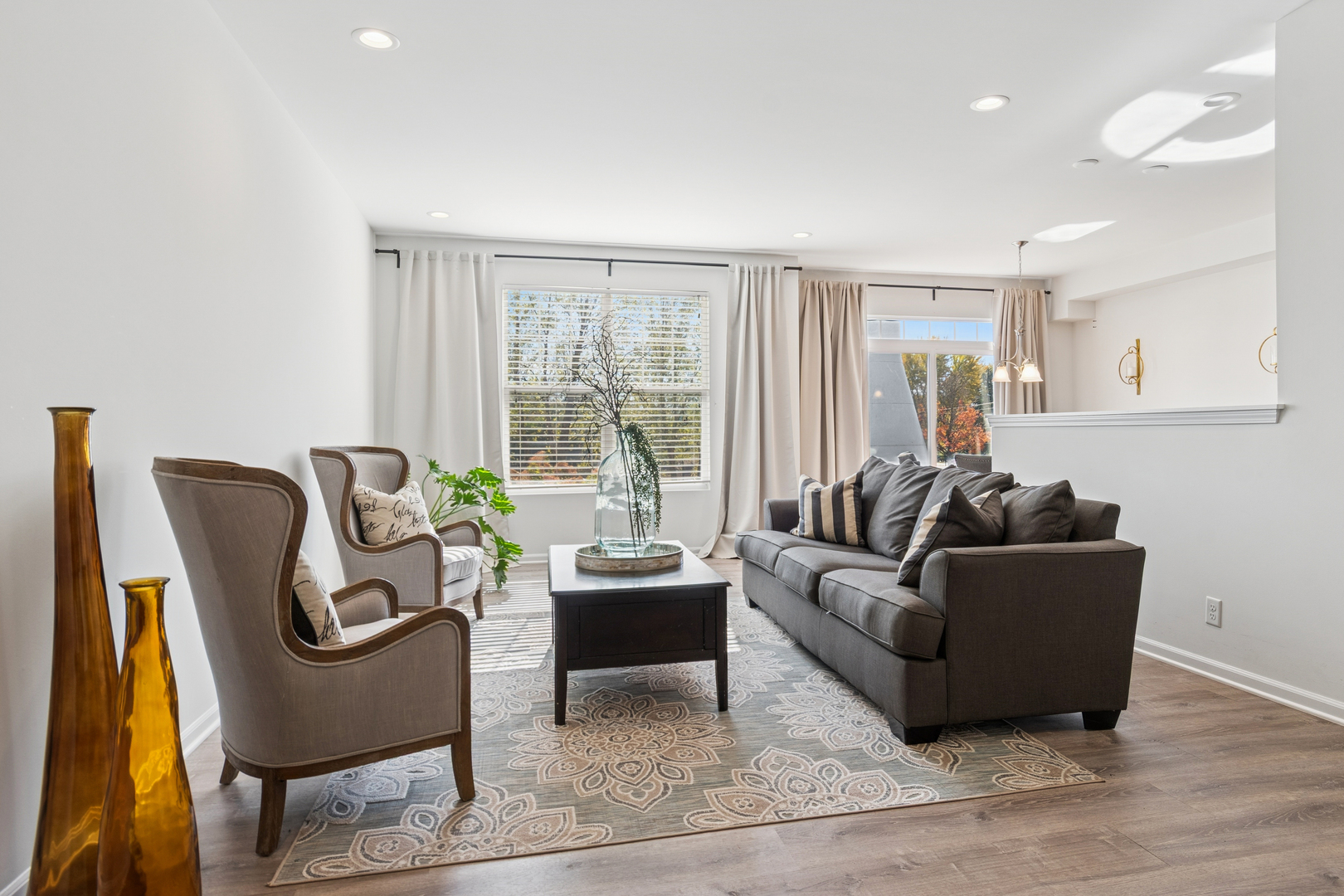 34W685 Roosevelt Avenue #B, St. Charles, IL 60174