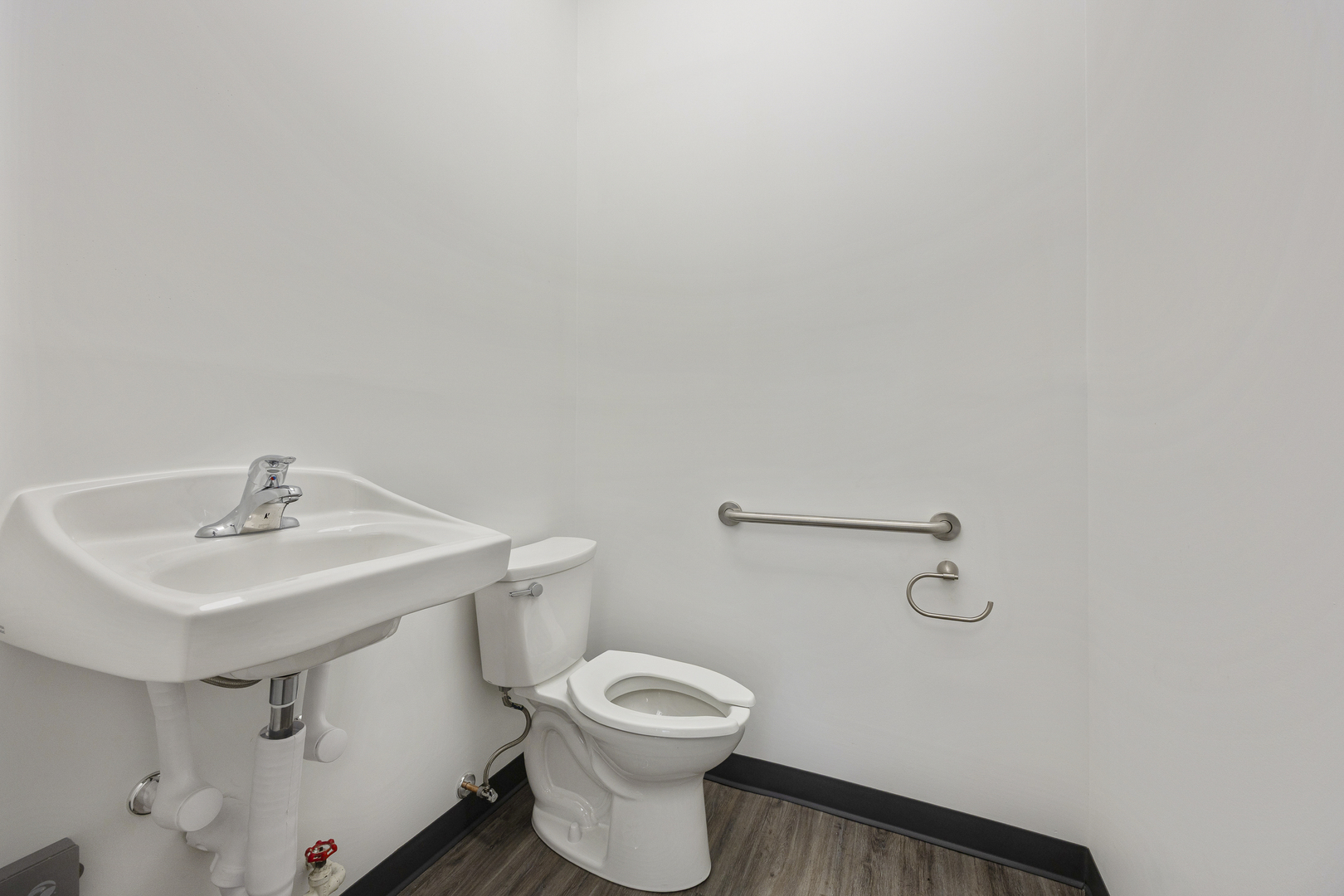 27W205 Geneva Road, Winfield, IL 60190