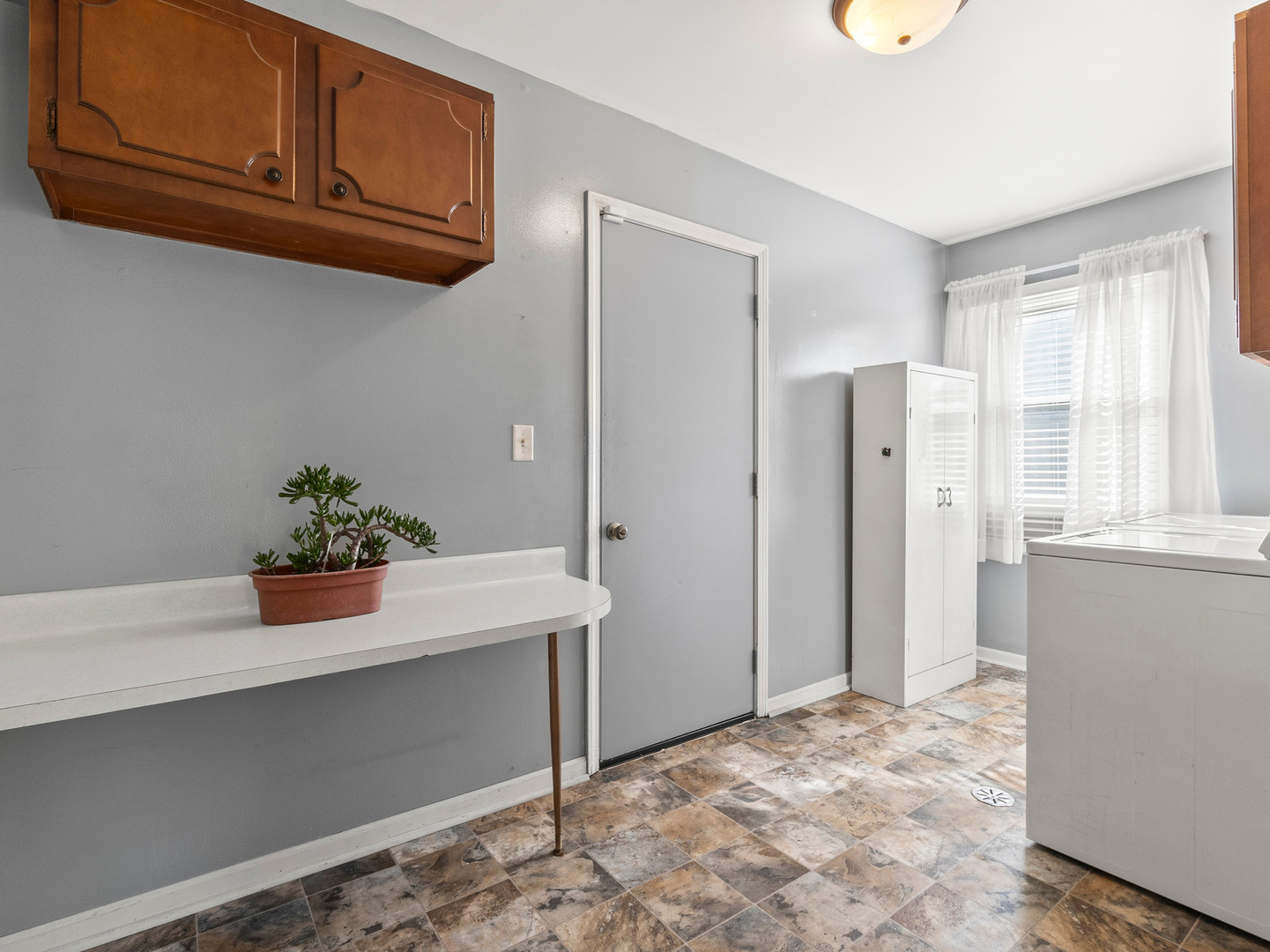 445 Travelaire Avenue, Naperville, IL 60565