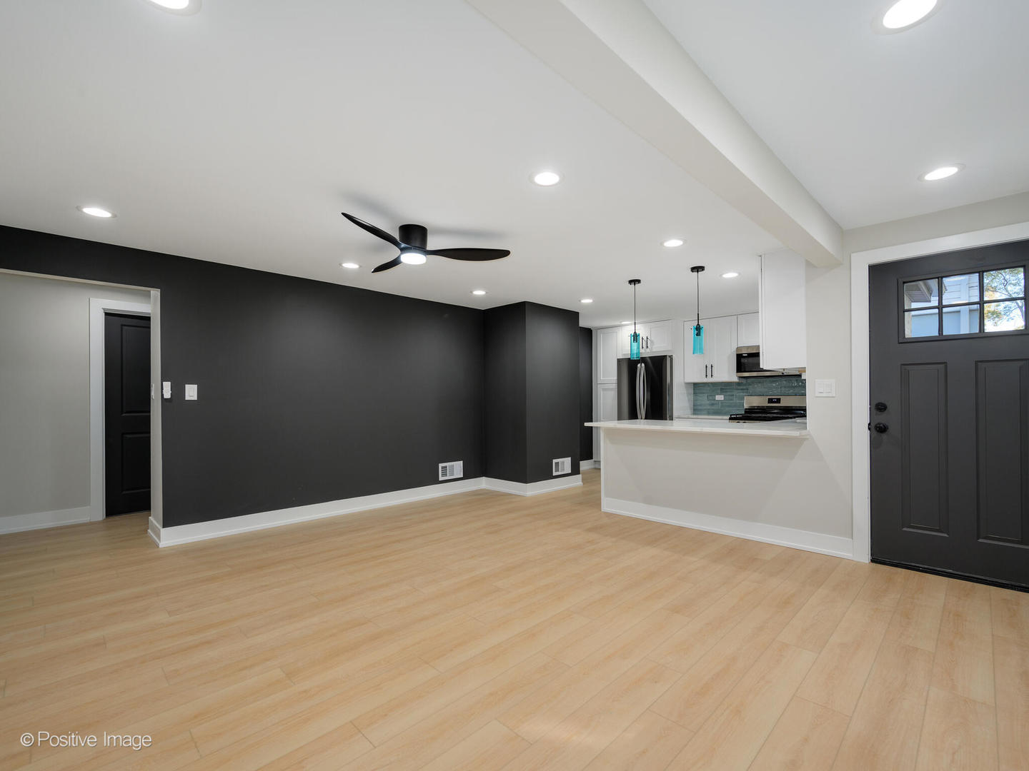 1521 Seymour Avenue, North Chicago, IL 60064