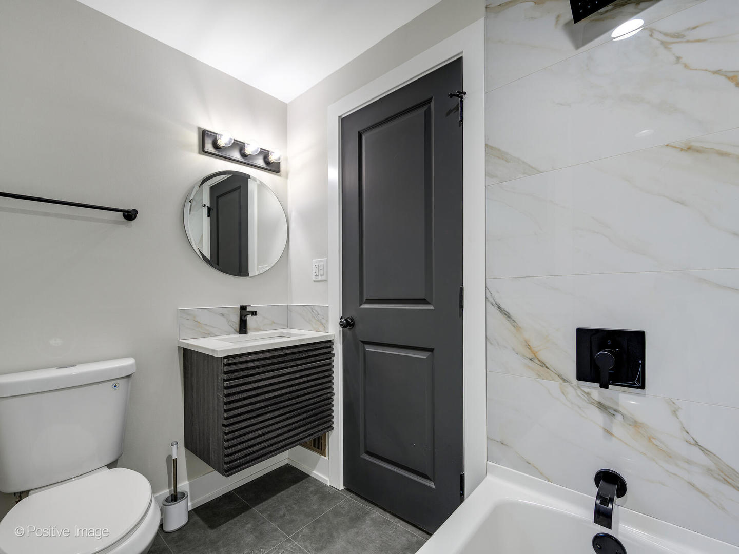 1521 Seymour Avenue, North Chicago, IL 60064