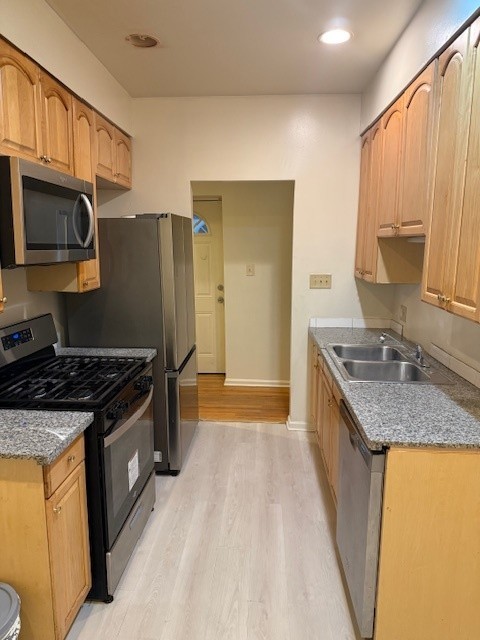 4615 S Michigan Avenue #2S, Chicago, IL 60653