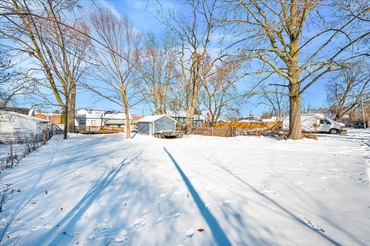 1406 W Walnut Street, Bloomington, IL 61701