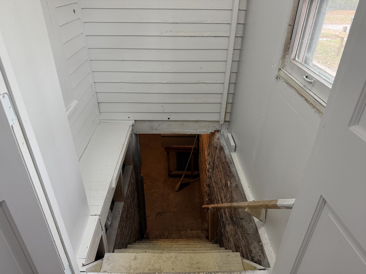 1406 W Walnut Street, Bloomington, IL 61701