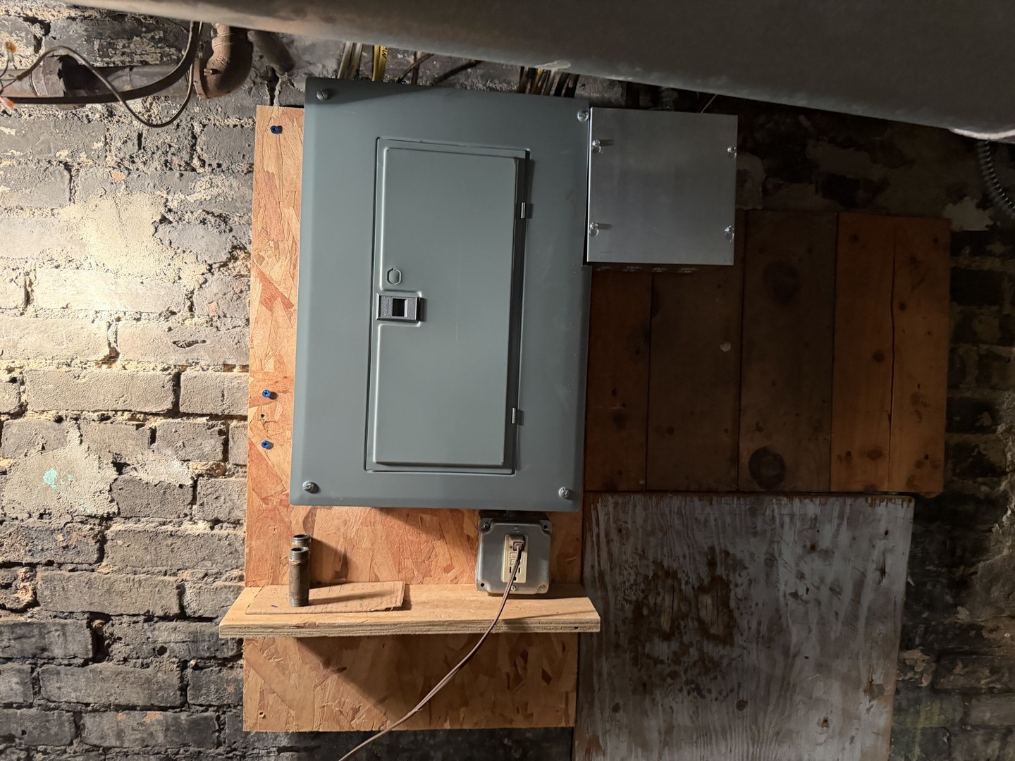 1406 W Walnut Street, Bloomington, IL 61701