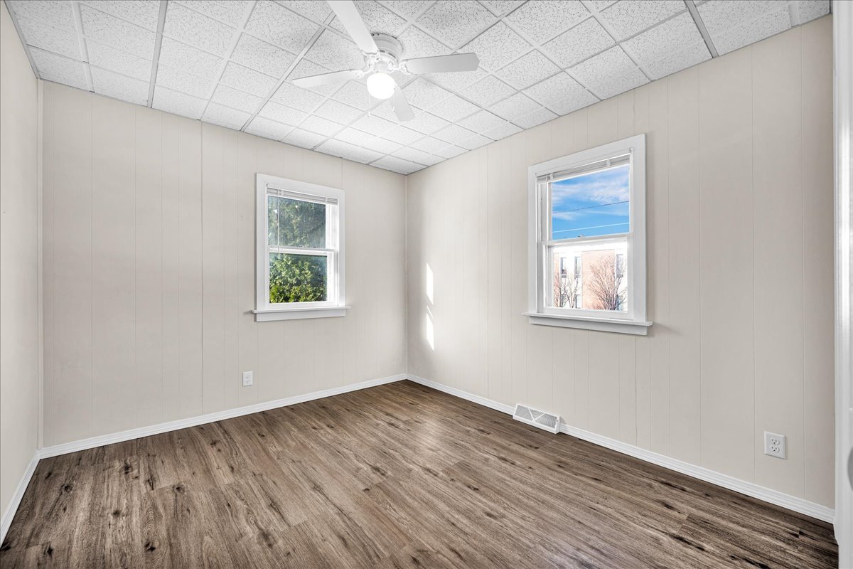 1406 W Walnut Street, Bloomington, IL 61701