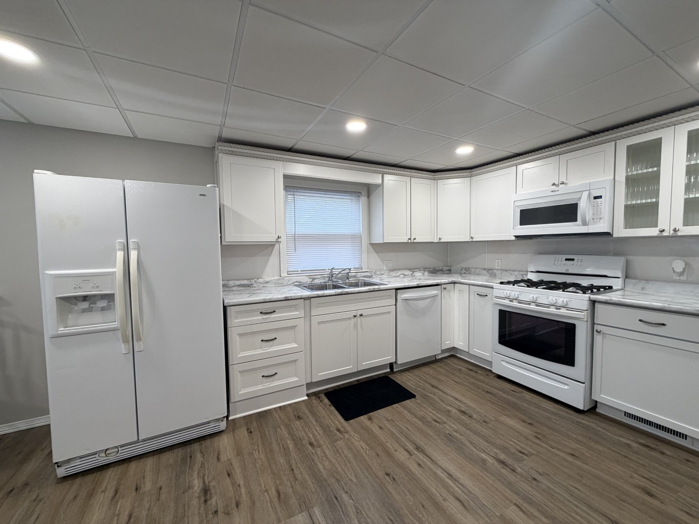 1406 W Walnut Street, Bloomington, IL 61701