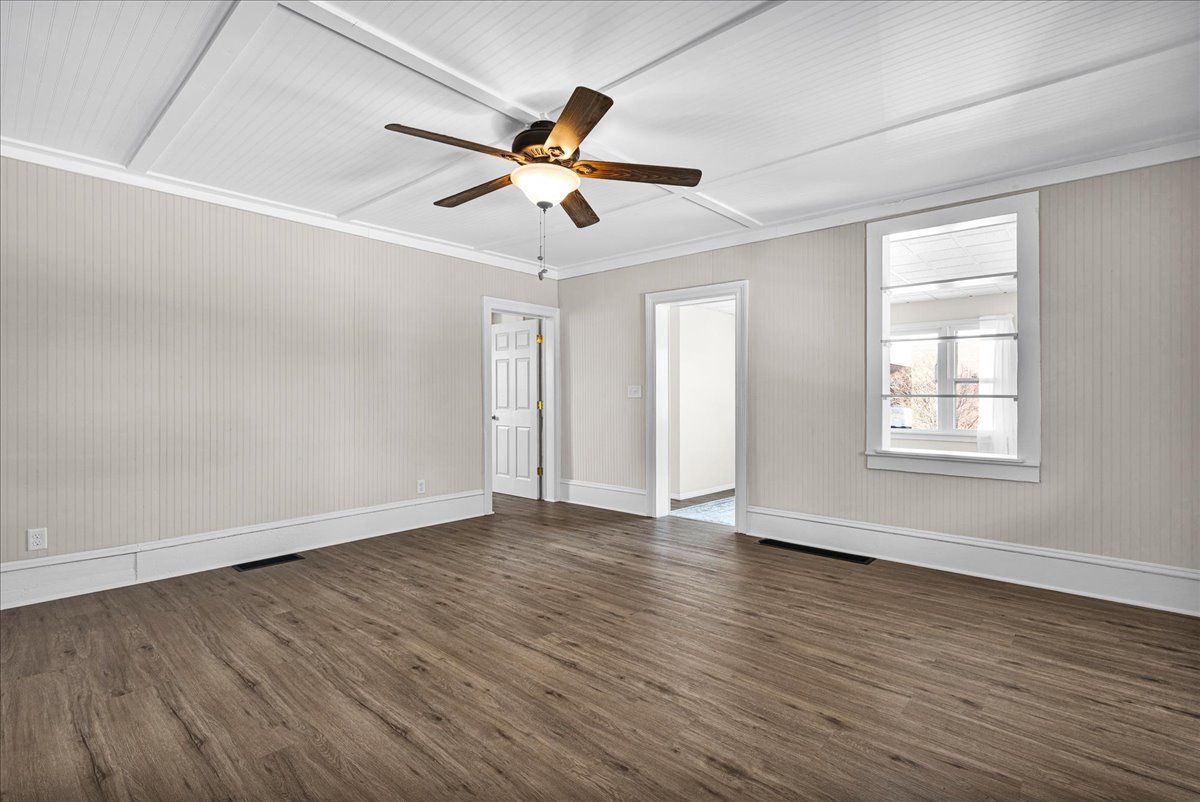 1406 W Walnut Street, Bloomington, IL 61701