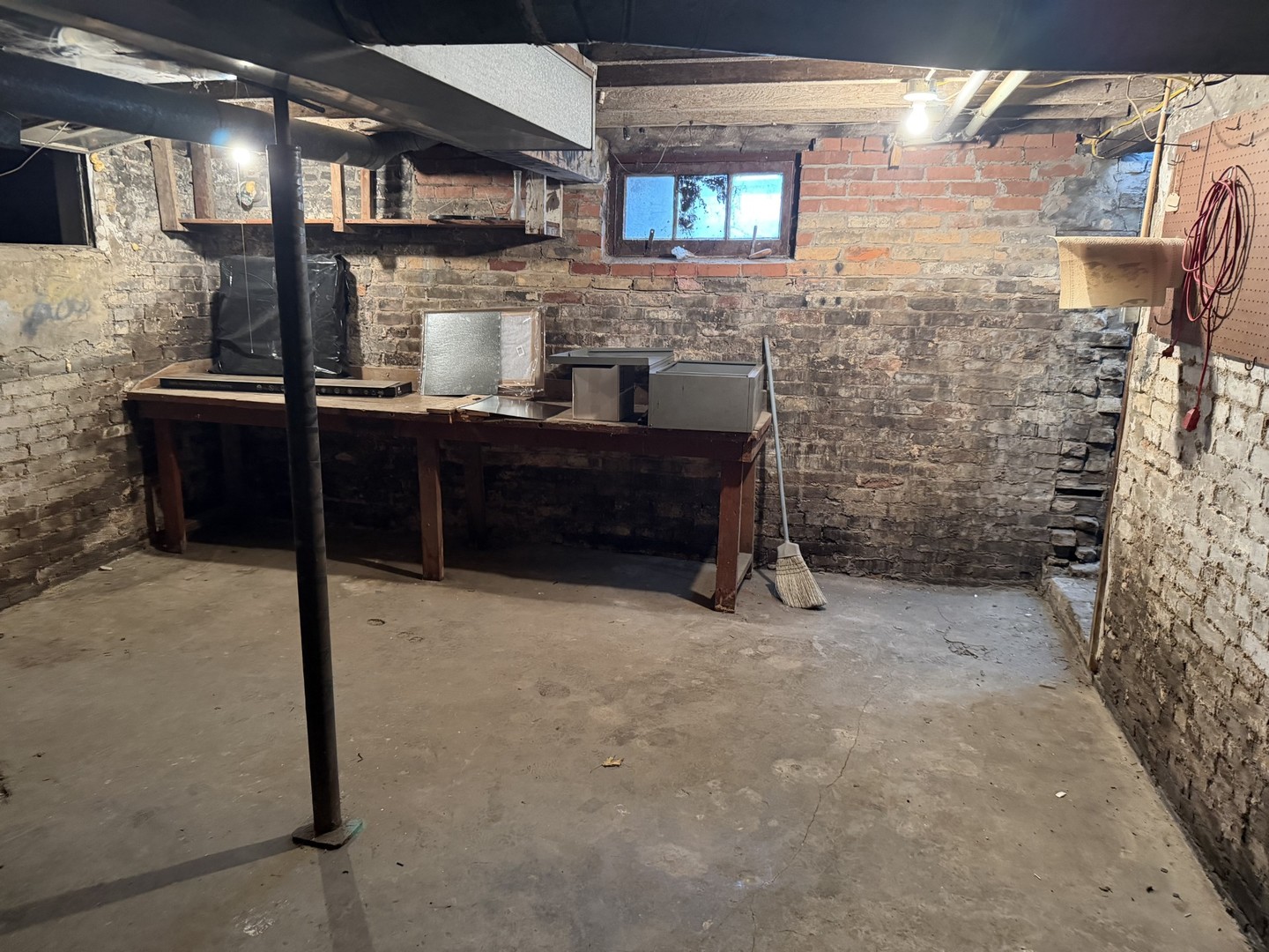 1406 W Walnut Street, Bloomington, IL 61701