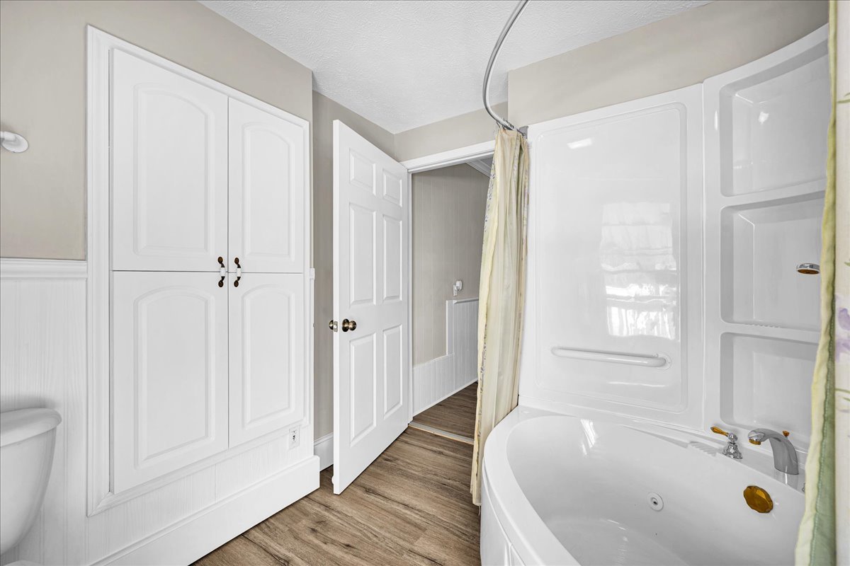 1406 W Walnut Street, Bloomington, IL 61701