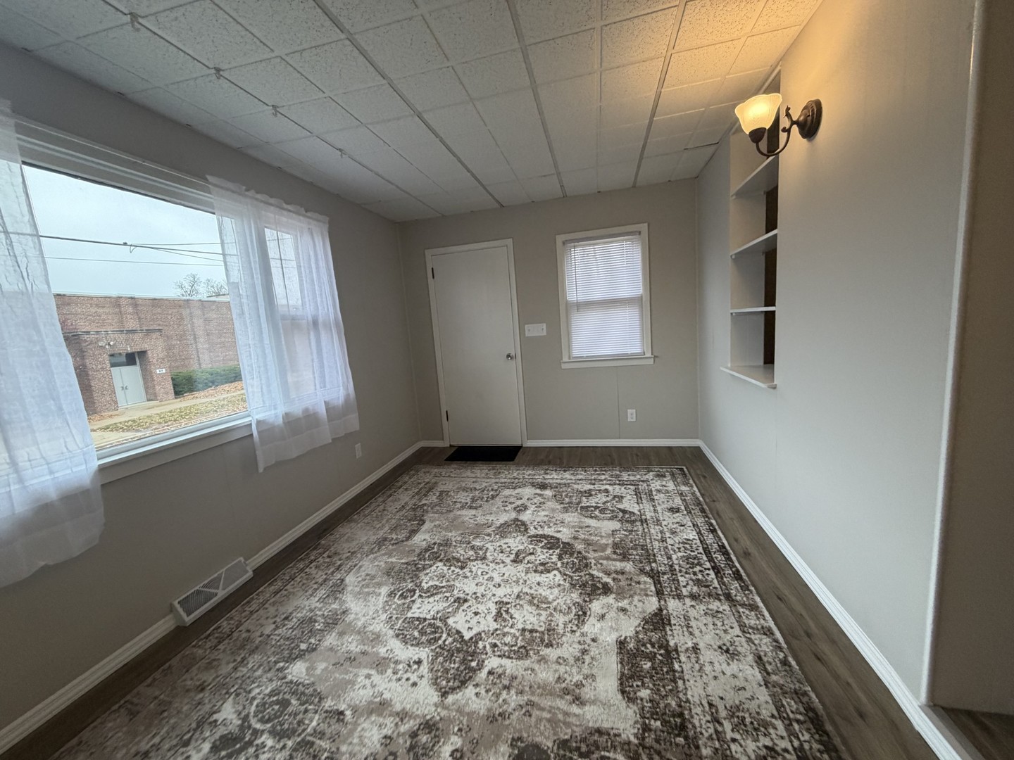 1406 W Walnut Street, Bloomington, IL 61701