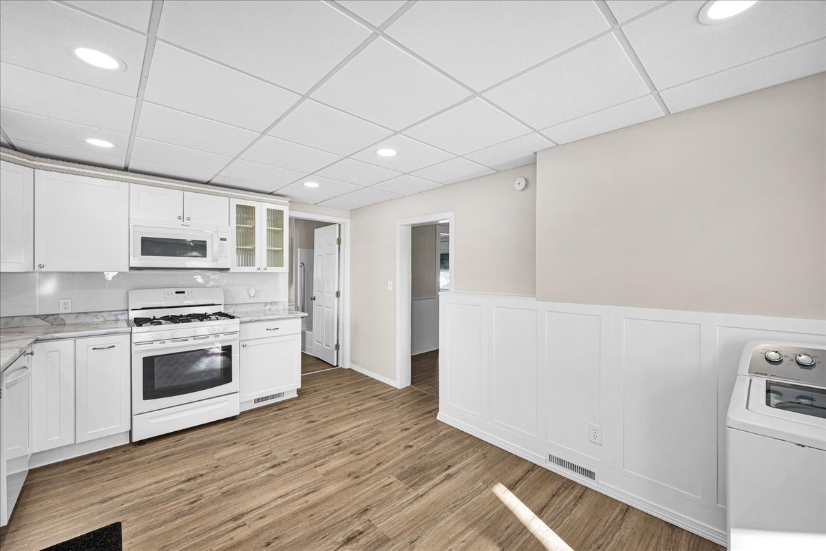 1406 W Walnut Street, Bloomington, IL 61701