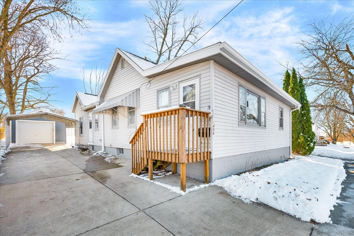 1406 W Walnut Street, Bloomington, IL 61701