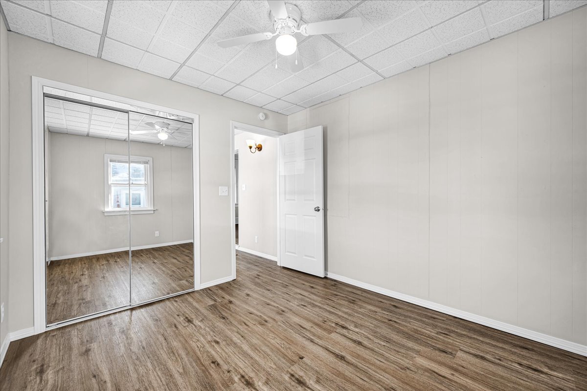 1406 W Walnut Street, Bloomington, IL 61701