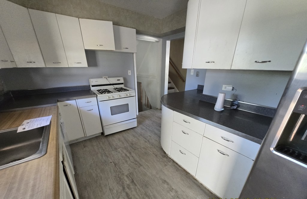 528 W Winchester Road, Chicago Heights, IL 60411