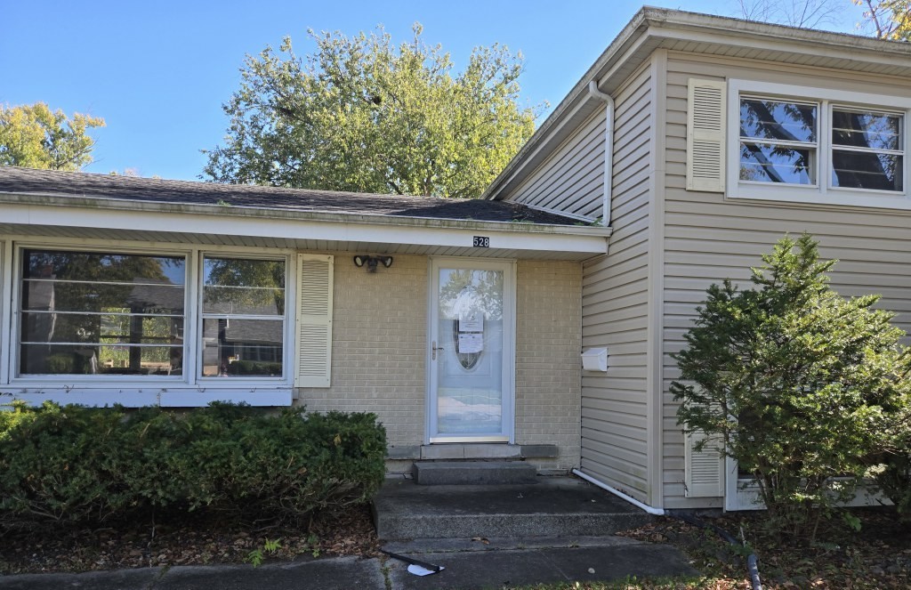 528 W Winchester Road, Chicago Heights, IL 60411
