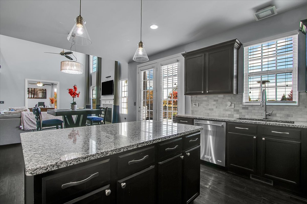 1416 S Saddlebrook Lane, Minooka, IL 60447