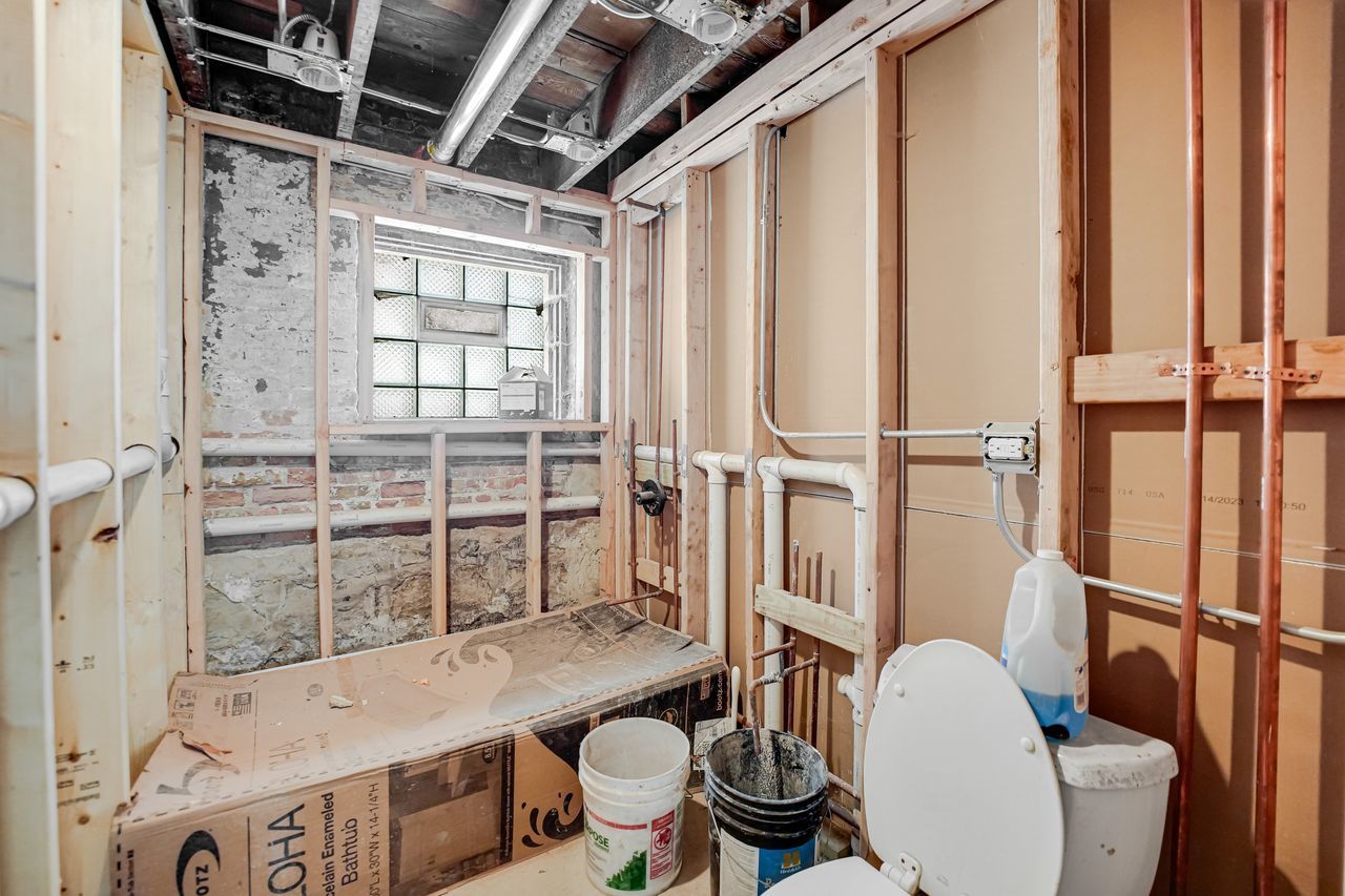 4339 W Monroe Street, Chicago, IL 60624