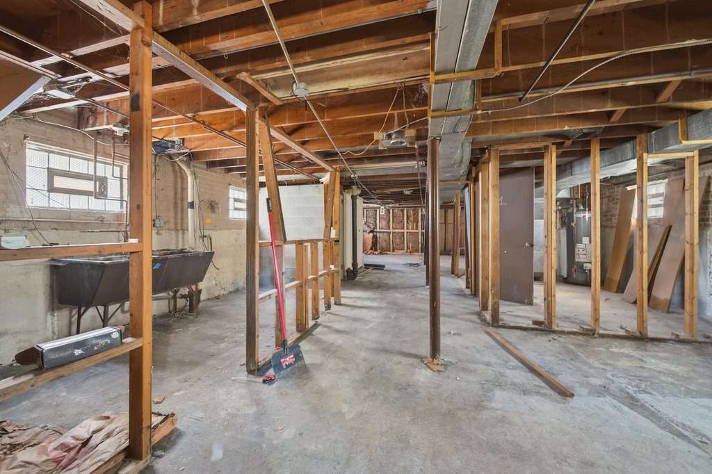 14235 S Dearborn Street, Riverdale, IL 60827