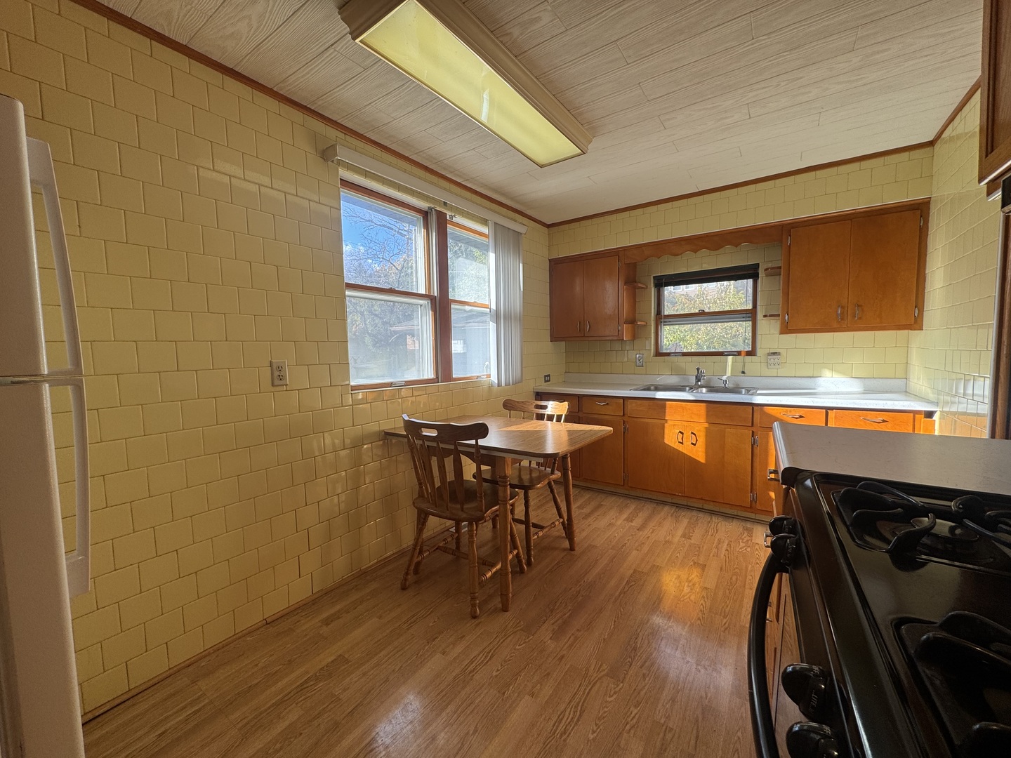 198 W Burlington Street, Riverside, IL 60546