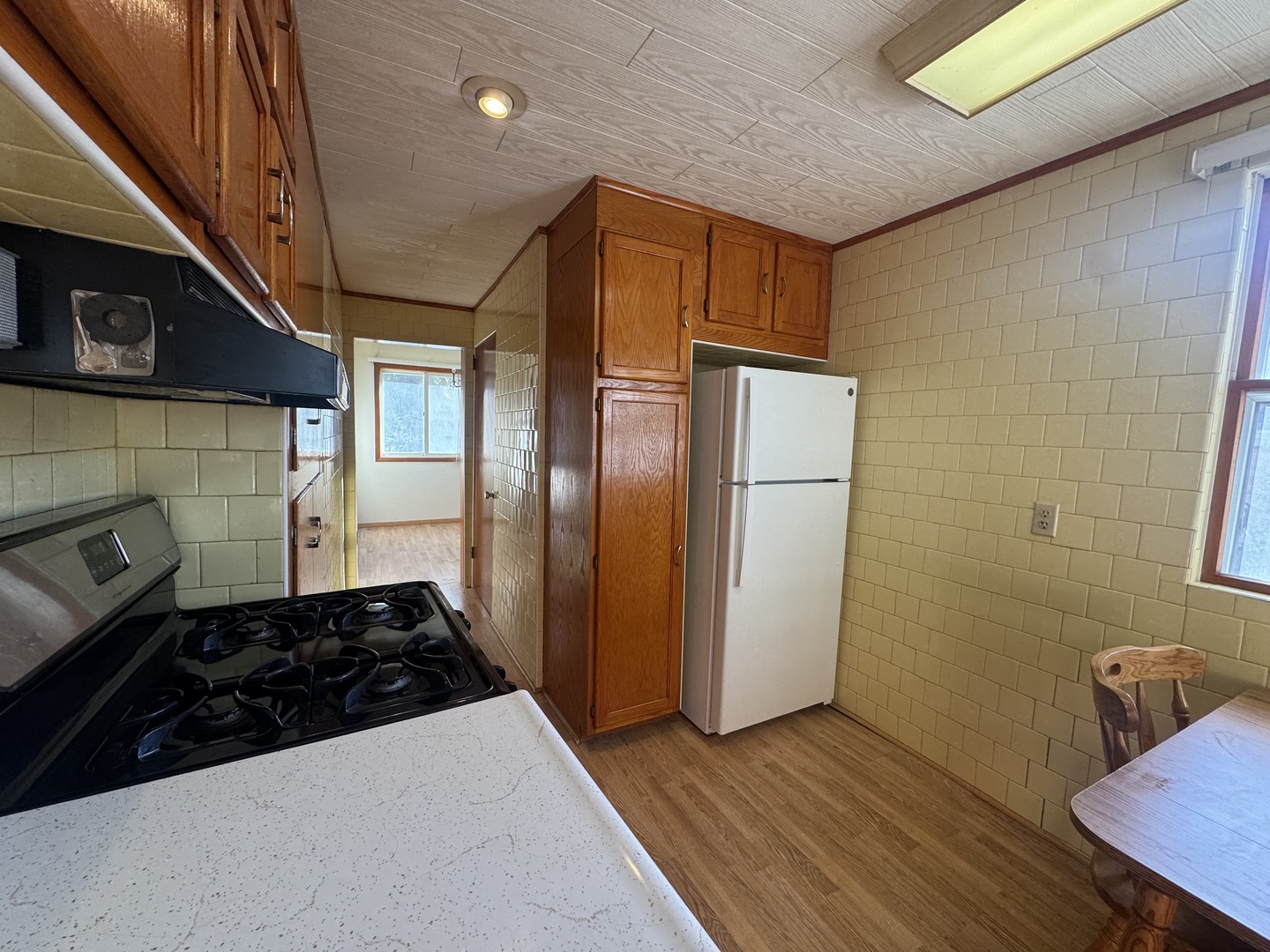 198 W Burlington Street, Riverside, IL 60546