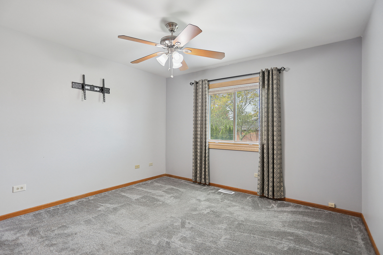 701 Wayne Drive, Crete, IL 60417