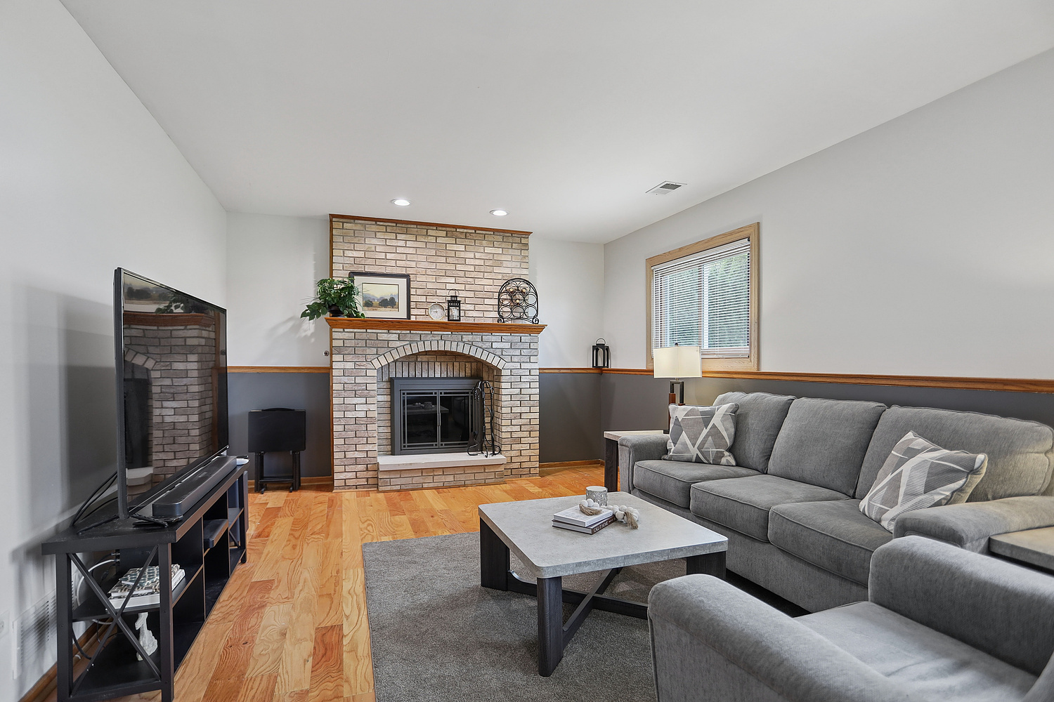 701 Wayne Drive, Crete, IL 60417