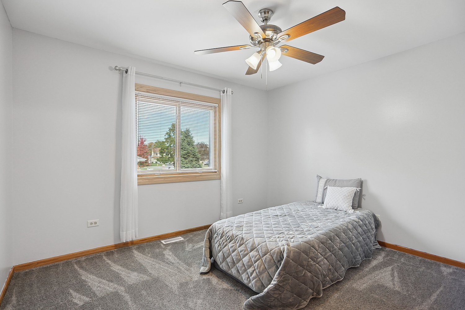 701 Wayne Drive, Crete, IL 60417