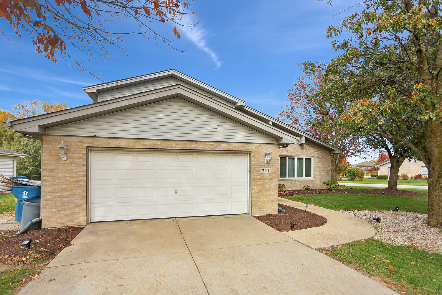 701 Wayne Drive, Crete, IL 60417