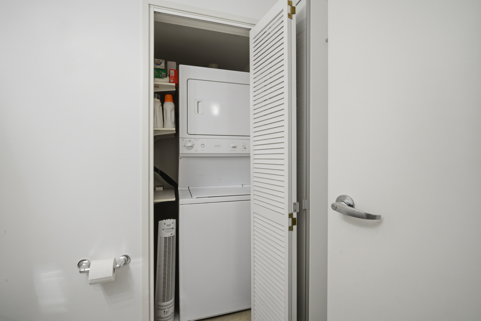 9655 WOODS Drive #1304, Skokie, IL 60077