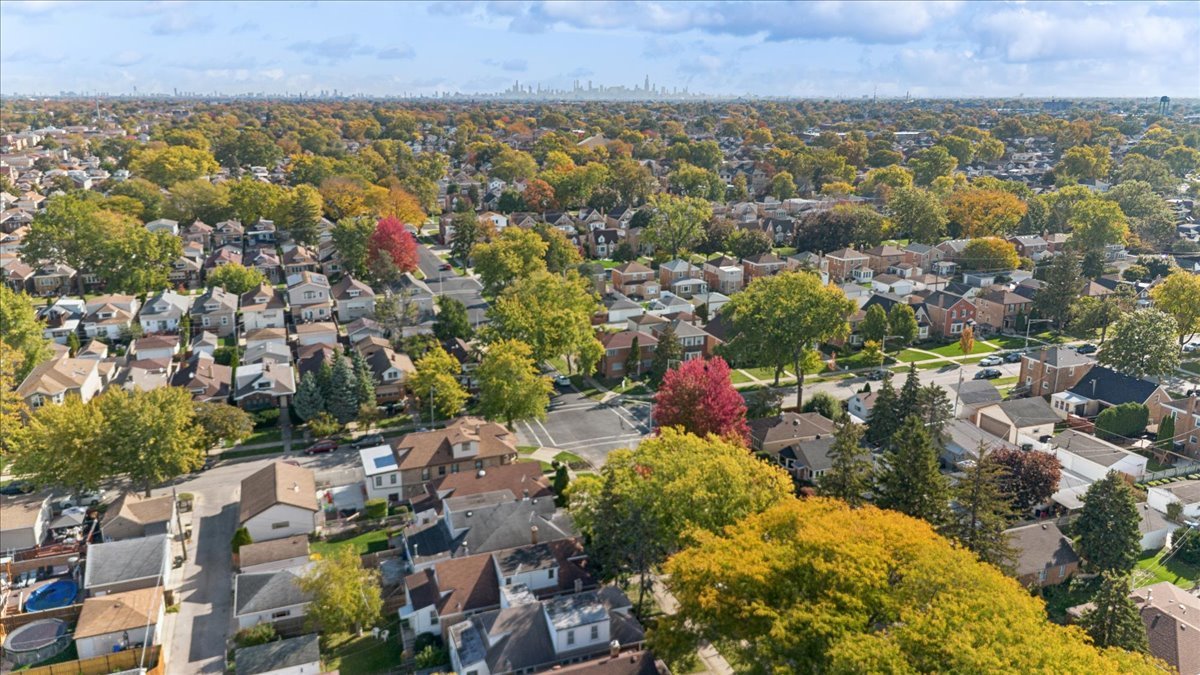 3047 N 79th Avenue, Elmwood Park, IL 60707