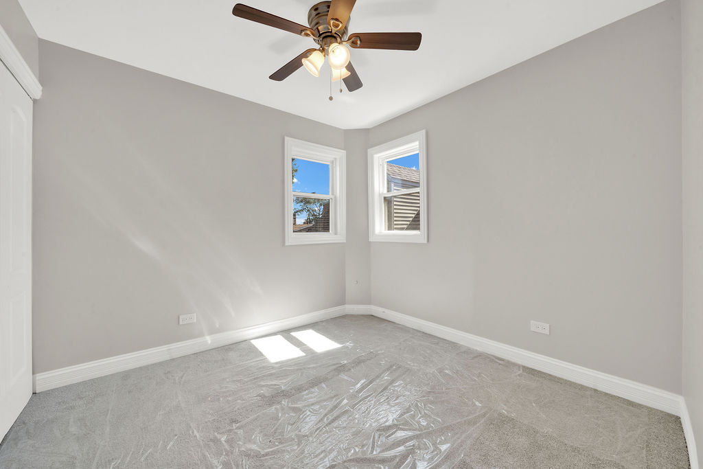 8033 S Campbell Avenue, Chicago, IL 60652