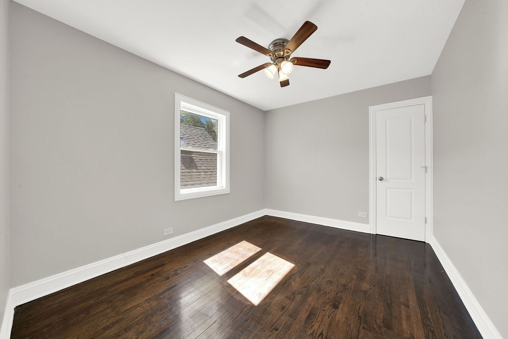 8033 S Campbell Avenue, Chicago, IL 60652