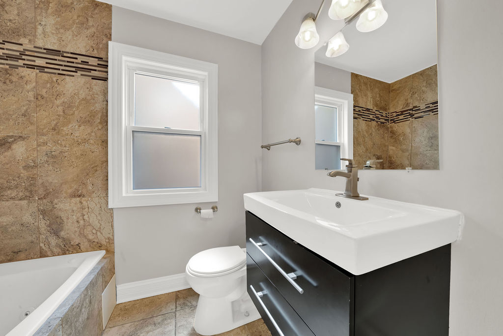 8033 S Campbell Avenue, Chicago, IL 60652