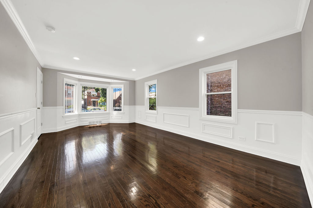 8033 S Campbell Avenue, Chicago, IL 60652