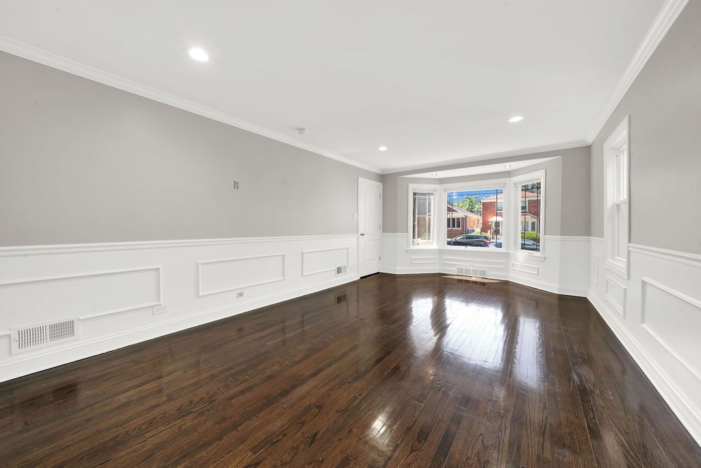 8033 S Campbell Avenue, Chicago, IL 60652