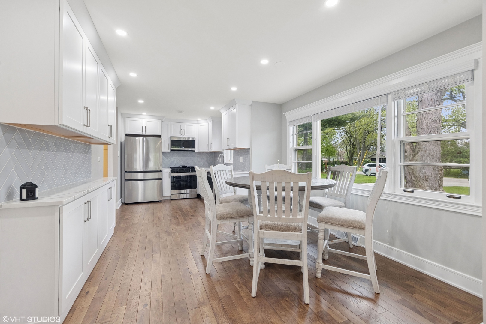 932 60th Place, Downers Grove, IL 60516